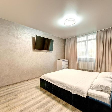 Apartment Voskresenska 18 , Парковые Озера เคียฟ ภายนอก รูปภาพ