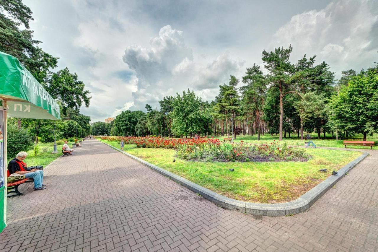 Apartment Voskresenska 18 , Парковые Озера เคียฟ ภายนอก รูปภาพ